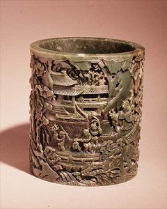 Faragott tál (jáde) alkotó: Chinese School